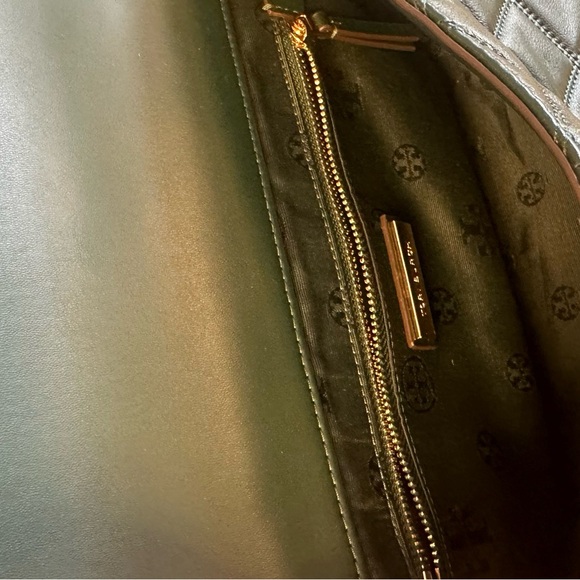 Like new, Tory Burch Savannah top handle / shoulder strap emerald green leather - Picture 8 of 8